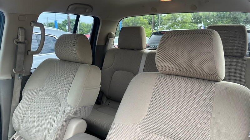Nissan Frontier Vehicle Image 06
