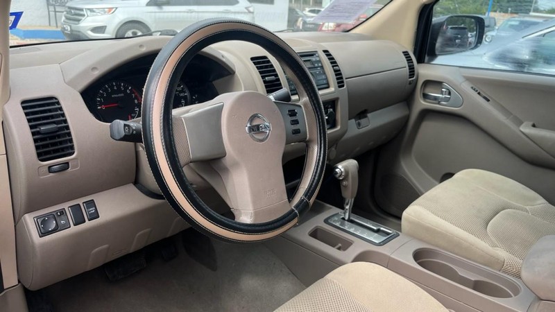 Nissan Frontier Vehicle Image 07
