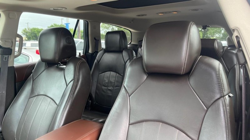 Buick Enclave Vehicle Image 06