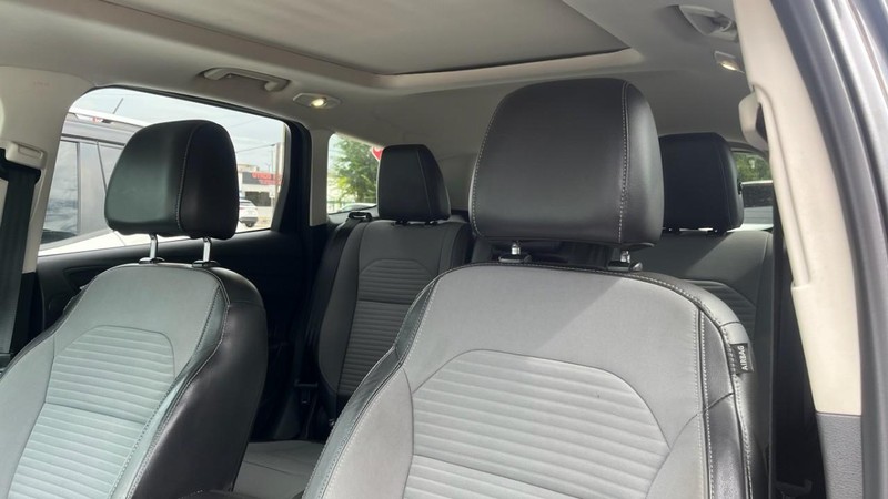 Ford Escape Vehicle Image 06
