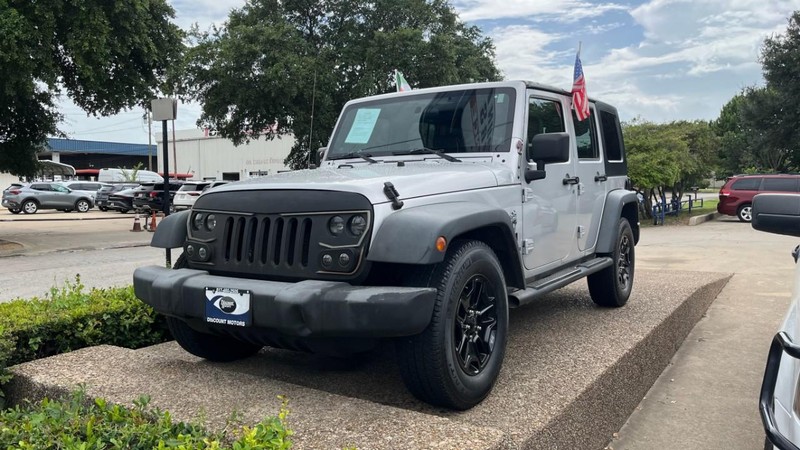 Jeep Wrangler Vehicle Image 02