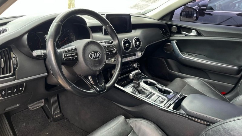 Kia Stinger Vehicle Image 06