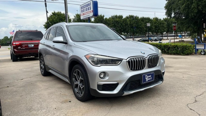 BMW X1 Vehicle Image 02