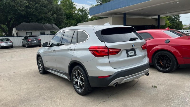 BMW X1 Vehicle Image 04