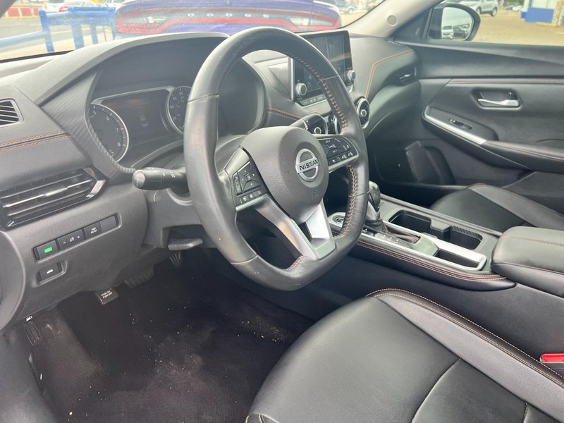 Nissan Sentra Vehicle Image 05