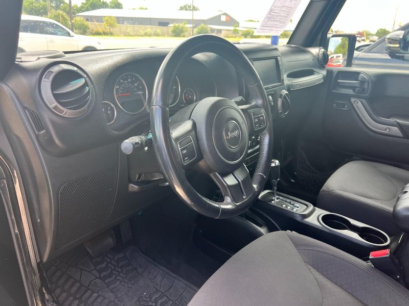 Jeep Wrangler Unlimited Vehicle Image 05