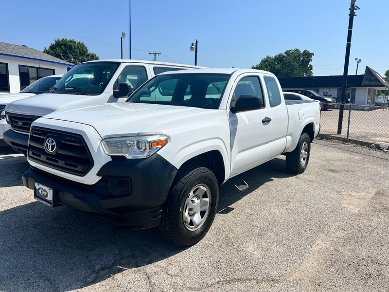 Toyota Tacoma Vehicle Image 02