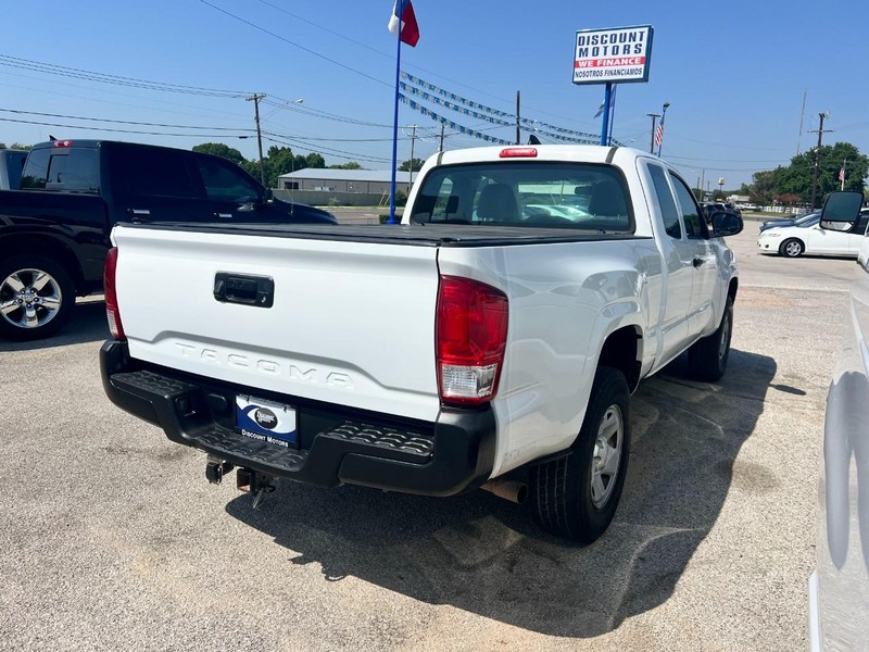 Toyota Tacoma Vehicle Image 04