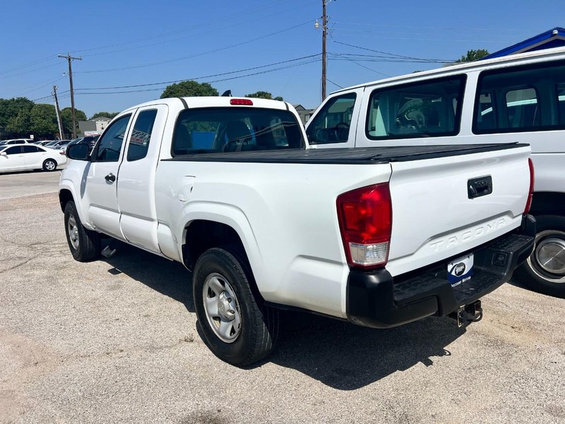 Toyota Tacoma Vehicle Image 05