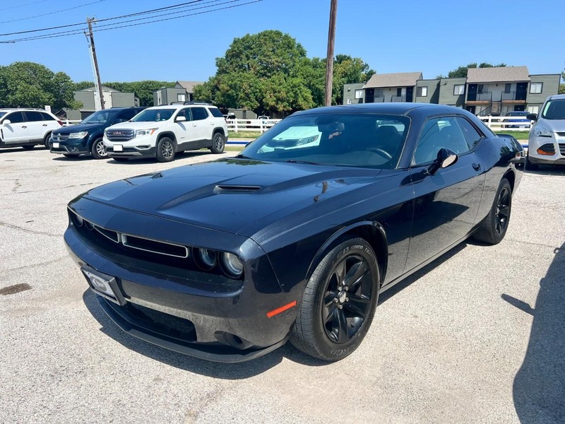 Dodge Challenger Vehicle Image 02