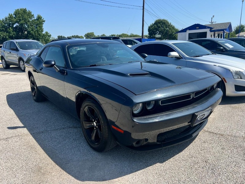 Dodge Challenger Vehicle Image 03