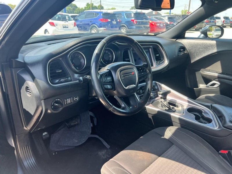 Dodge Challenger Vehicle Image 06
