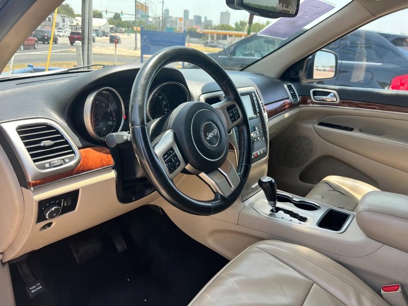 Jeep Grand Cherokee Vehicle Image 05