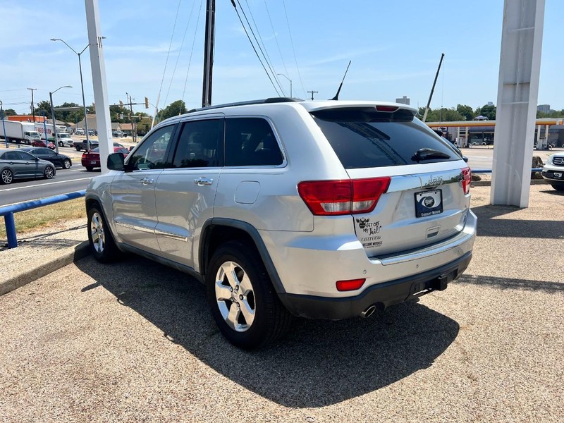 Jeep Grand Cherokee Vehicle Image 07