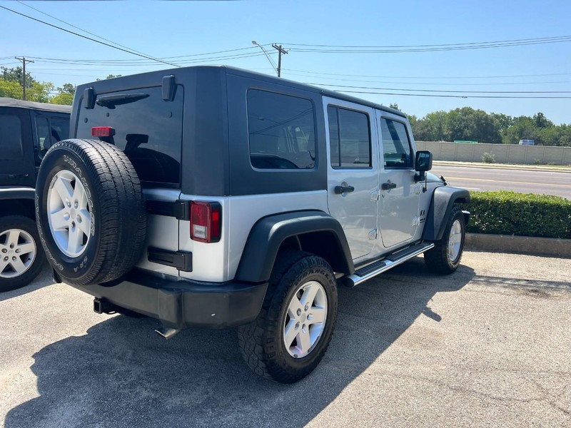 Jeep Wrangler Vehicle Image 05