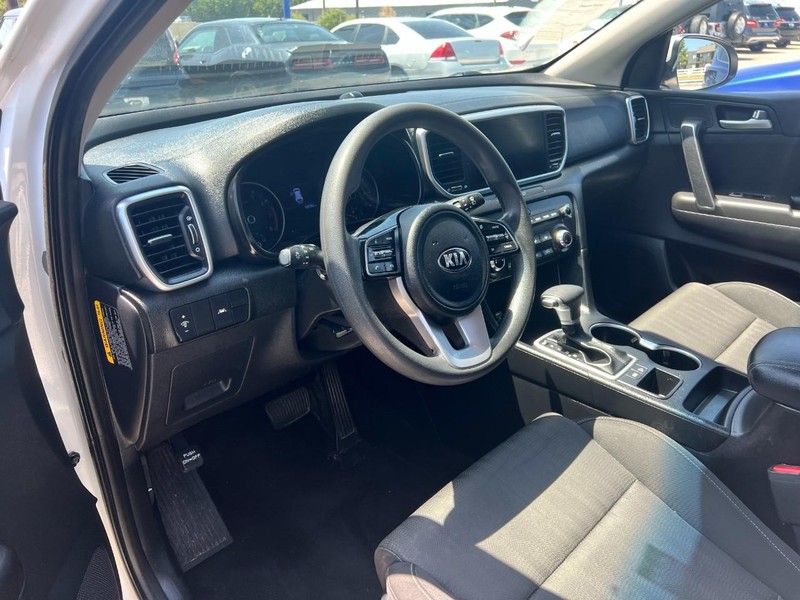 Kia Sportage Vehicle Image 05