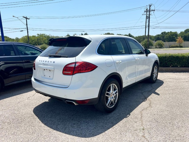 Porsche Cayenne Vehicle Image 04