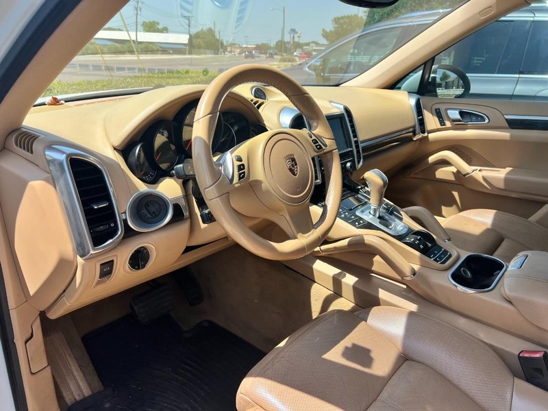 Porsche Cayenne Vehicle Image 05