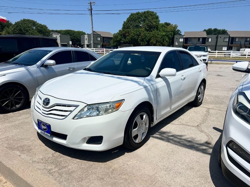 Toyota Camry Vehicle Image 02