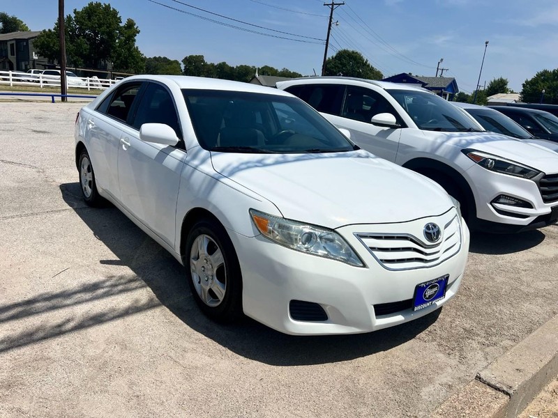 Toyota Camry Vehicle Image 03