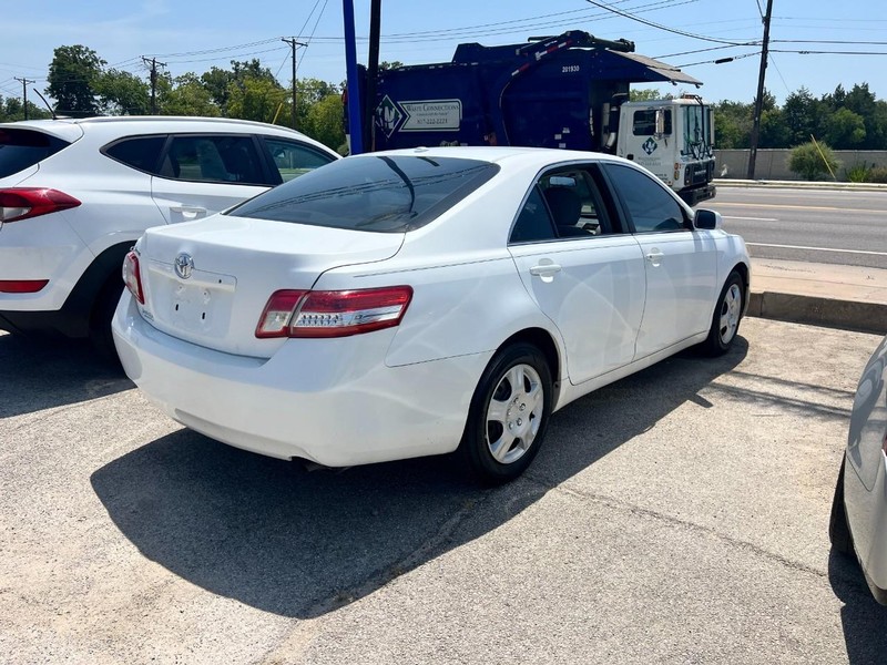Toyota Camry Vehicle Image 04