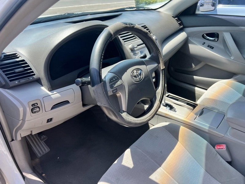 Toyota Camry Vehicle Image 05