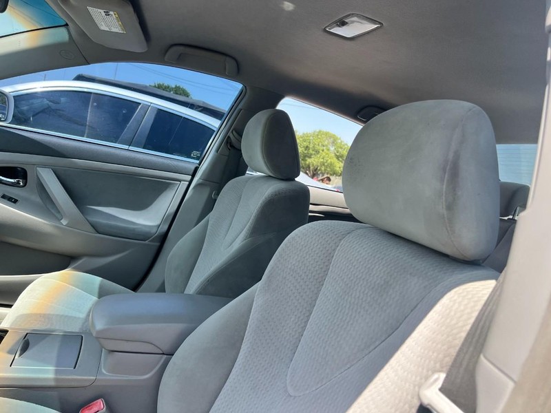 Toyota Camry Vehicle Image 06