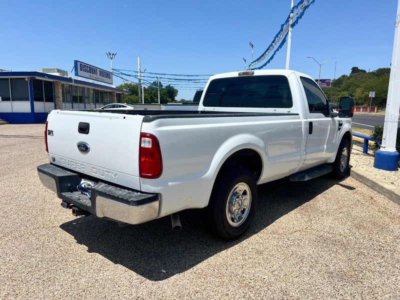 Ford Super Duty F-250 SRW Vehicle Image 04