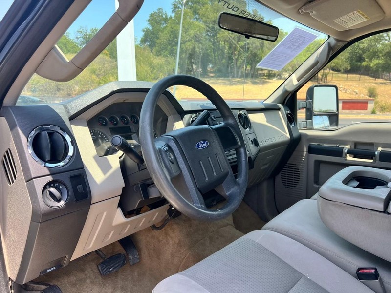 Ford Super Duty F-250 SRW Vehicle Image 05
