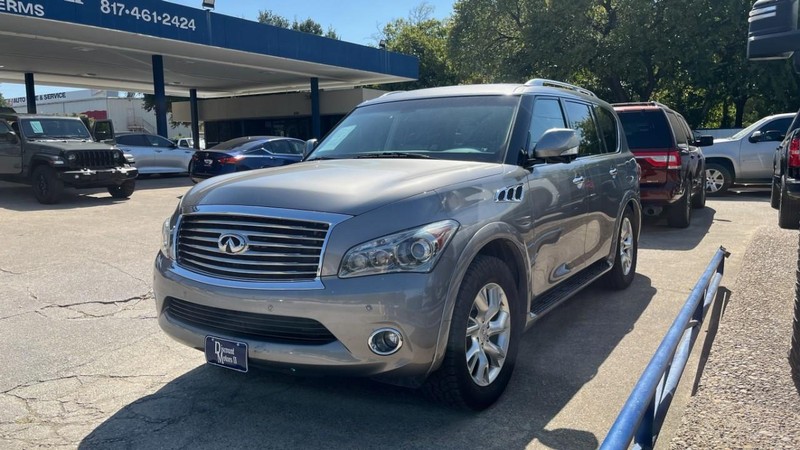 INFINITI QX56 Vehicle Image 02
