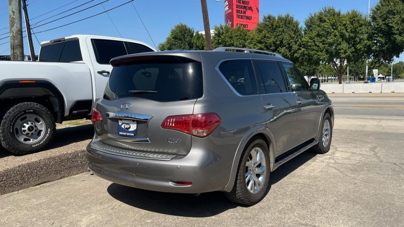 INFINITI QX56 Vehicle Image 04