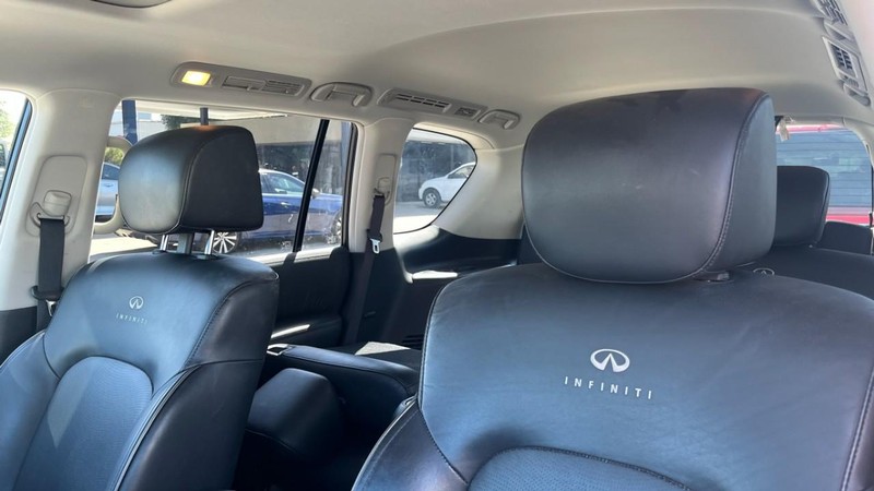INFINITI QX56 Vehicle Image 06