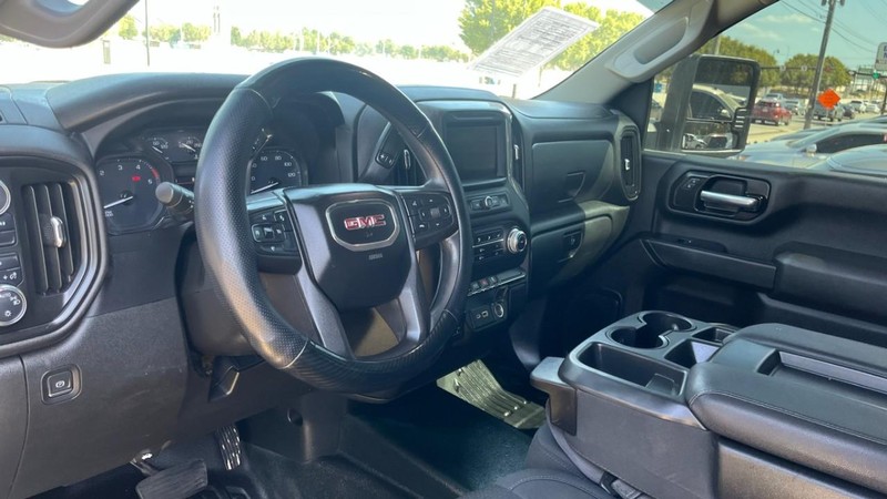 GMC Sierra 2500HD Vehicle Image 05