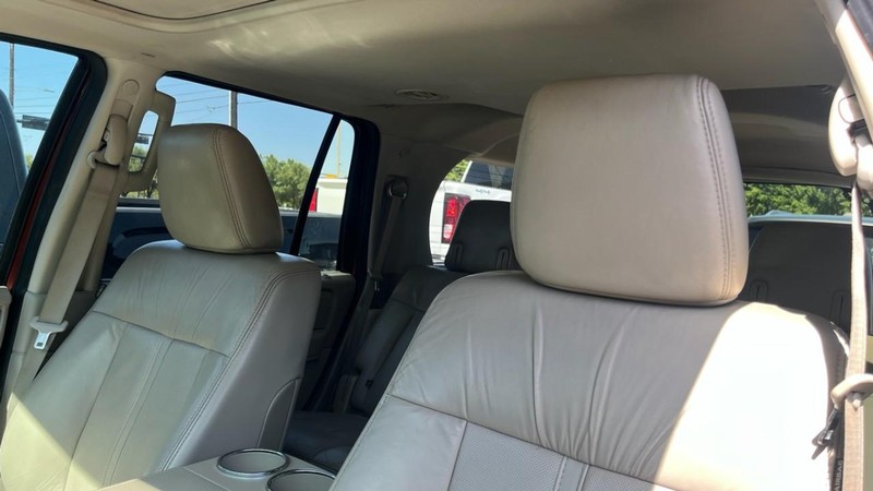Lincoln Navigator Vehicle Image 06