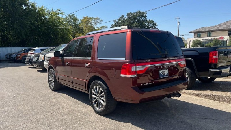 Lincoln Navigator Vehicle Image 07