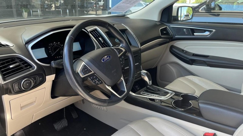 Ford Edge Vehicle Image 05