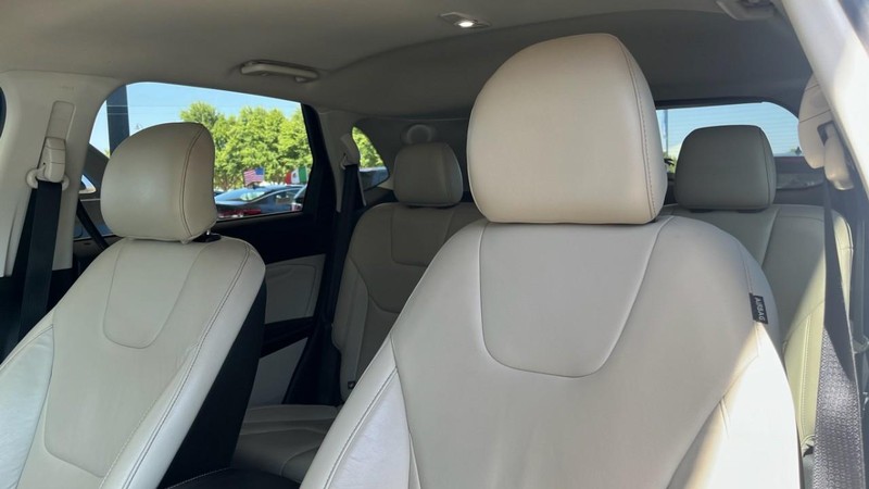 Ford Edge Vehicle Image 06