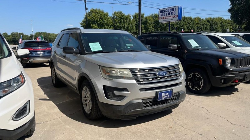 Ford Explorer Vehicle Image 03