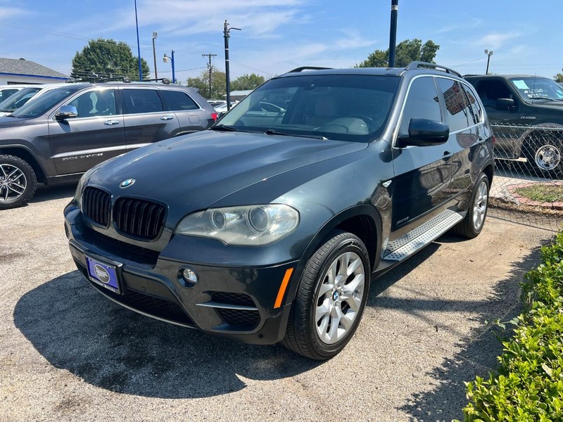 BMW X5 Vehicle Image 02