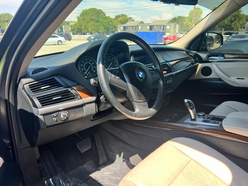 BMW X5 Vehicle Image 06