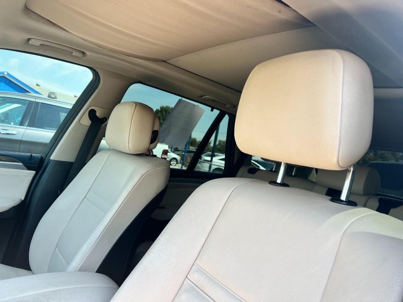 BMW X5 Vehicle Image 07