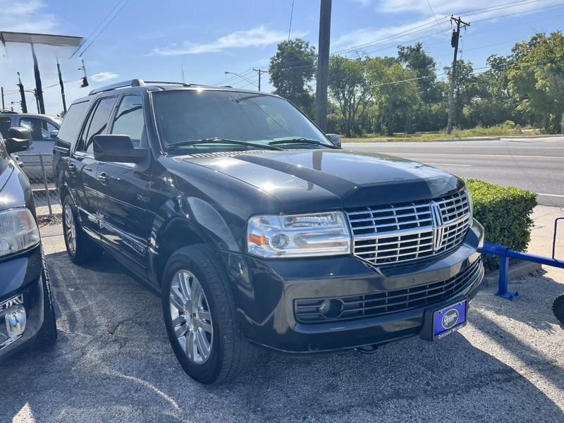 Lincoln Navigator Vehicle Image 03