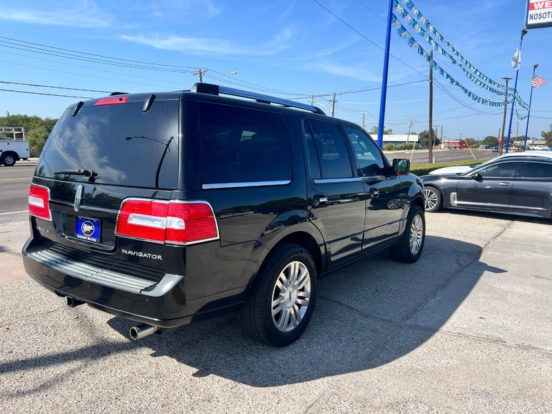 Lincoln Navigator Vehicle Image 04