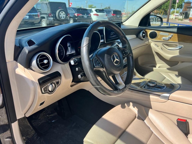 Mercedes-Benz GLC Vehicle Image 06