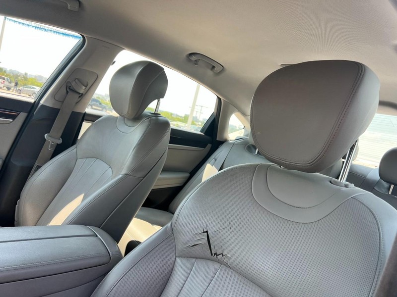 Genesis G80 Vehicle Image 06