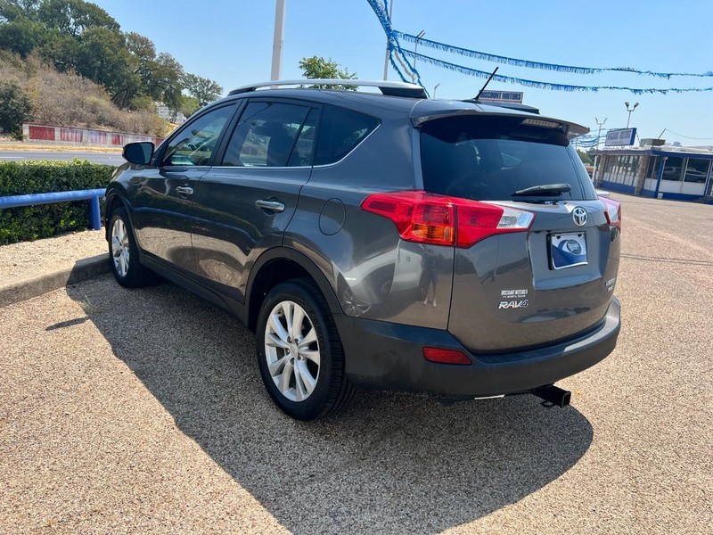 Toyota RAV4 Vehicle Image 05