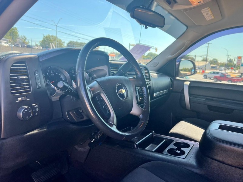 Chevrolet Silverado 1500 Vehicle Image 05