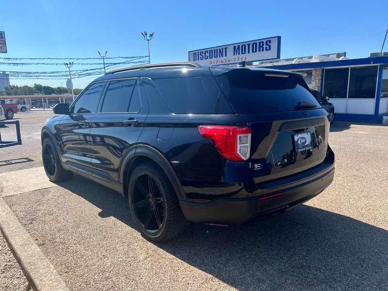 Ford Explorer Vehicle Image 07