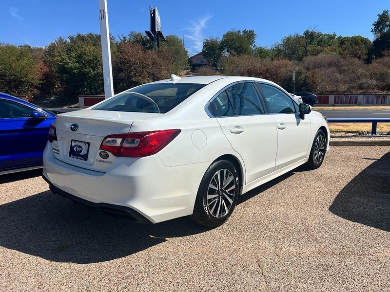 Subaru Legacy Vehicle Image 03
