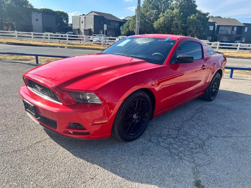 Ford Mustang Vehicle Image 02